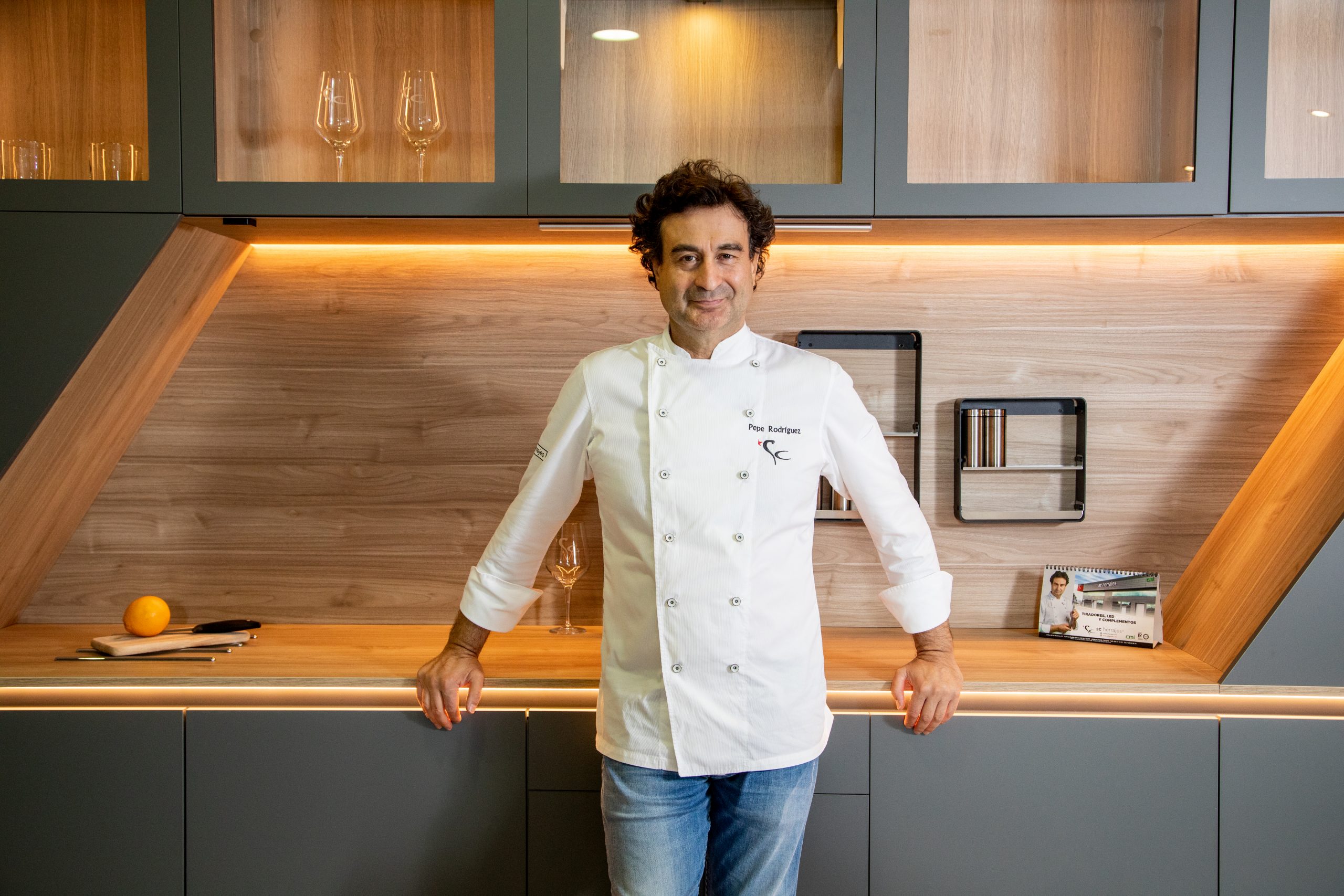 Pepe Rodriguez de masterchef apoyando a SC Herrajes